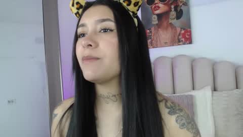 Snapshot of emmacute_x chatting on 10/13/25, 02:17 emmacute_x online show from 10/13/25, 02:17