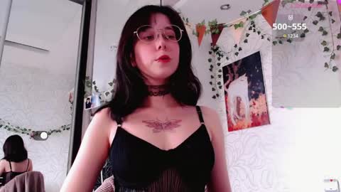 Snapshot of emmae__ chatting on 03/29/26, 06:13 Emma online show from 03/29/26, 06:13