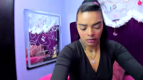 Snapshot of emmaebony_ chatting on 12/20/25, 10:22 emmaebony_ online show from 12/20/25, 10:22