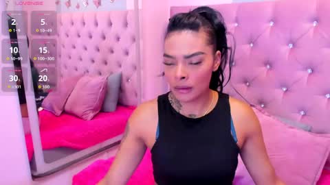 Snapshot of emmaebony_ chatting on 04/14/26, 11:49 emmaebony_ online show from 04/14/26, 11:49