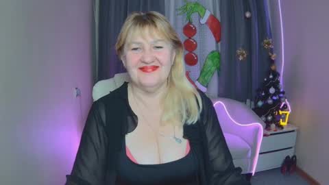 emmaellison924117 online show from 12/16/25, 07:24