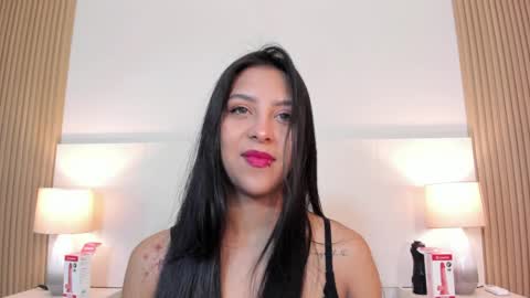emmaespencer  online show from 06/05/26, 11:27