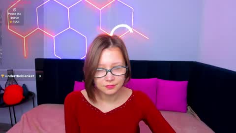 Snapshot of emmaethereal chatting on 03/24/26, 01:43 Emma 3 online show from 03/24/26, 01:43