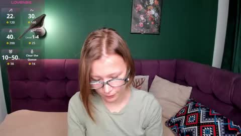 Snapshot of emmaethereal chatting on 06/04/26, 01:33 Emma 3 online show from 06/04/26, 01:33