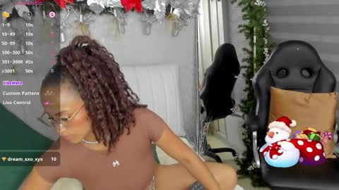  Emma Ferrary  online show from 11/28/25, 12:46