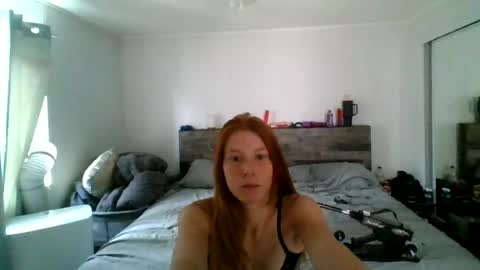 Snapshot of emmafreeland15 chatting on 07/08/26, 06:45 emmafreeland15 online show from 07/08/26, 06:45