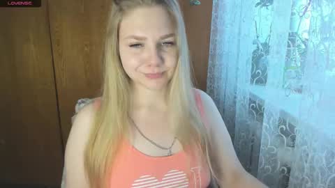 Snapshot of emmafrizea chatting on 11/17/25, 10:54 Hello Im newMake me cumPVT 12tk for min ALL INCLUSIVE online show from 11/17/25, 10:54