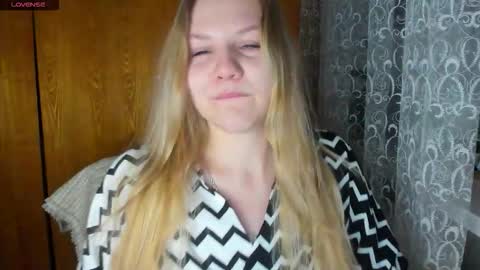 Snapshot of emmafrizea chatting on 12/04/25, 10:29 Hello Im newMake me cumPVT 12tk for min ALL INCLUSIVE online show from 12/04/25, 10:29