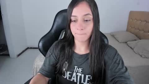 Snapshot of emmagrace99 chatting on 10/20/25, 02:34 Jennifer online show from 10/20/25, 02:34