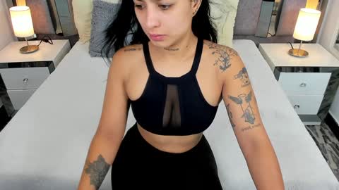 EMMA HILL online show from 01/11/25, 05:51