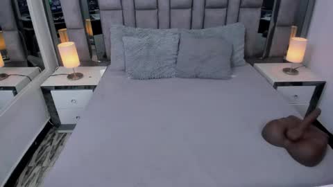 Snapshot of emmahill1 chatting on 09/28/25, 11:48 EMMA HILL online show from 09/28/25, 11:48