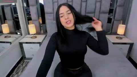 Snapshot of emmahill1 chatting on 10/05/25, 12:47 EMMA HILL online show from 10/05/25, 12:47