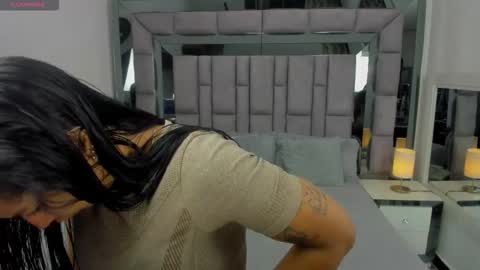 Snapshot of emmahill1 chatting on 10/20/25, 10:59 EMMA HILL online show from 10/20/25, 10:59