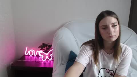 Snapshot of emmaloran chatting on 06/20/26, 09:23 EmmaLoran online show from 06/20/26, 09:23