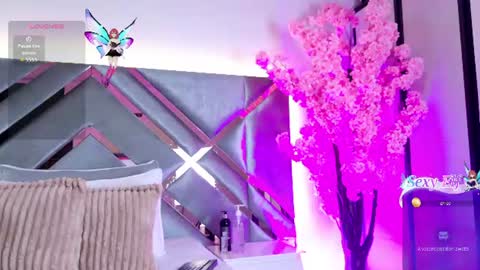 Snapshot of emmalove01 chatting on 06/10/26, 02:34 emmalove01 online show from 06/10/26, 02:34