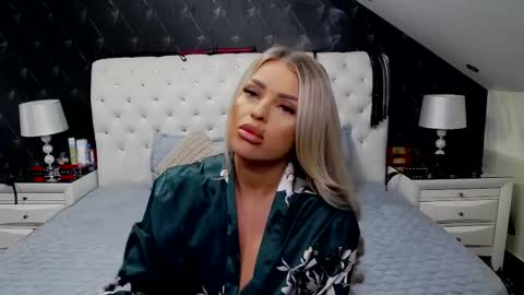 Emma Mavis online show from 05/04/26, 05:58
