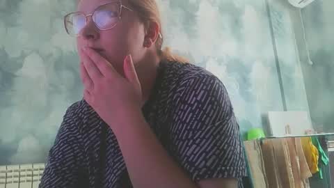 emmamelody online show from 09/30/25, 09:47