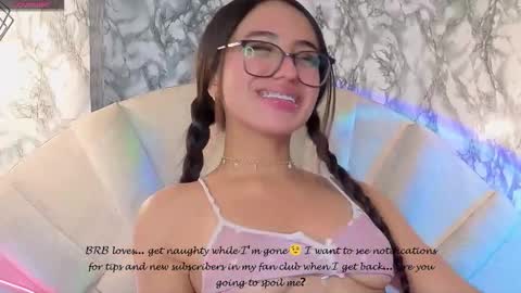 Snapshot of emmamiller__ chatting on 03/04/26, 10:54 online show from 03/04/26, 10:54