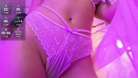 Snapshot of emmamiller__ chatting on 03/31/26, 10:48 online show from 03/31/26, 10:48