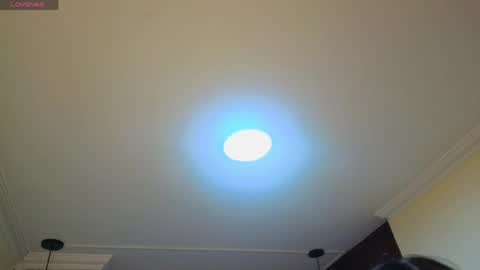 Snapshot of emmamiller__ chatting on 04/29/26, 10:52 online show from 04/29/26, 10:52