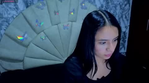 Snapshot of emmamiller__ chatting on 05/24/26, 11:37 online show from 05/24/26, 11:37