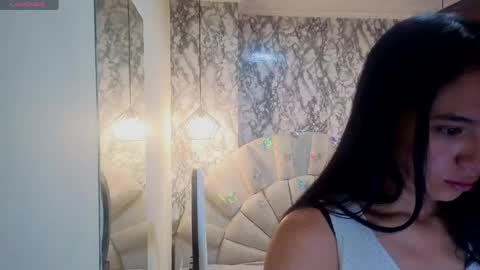 Snapshot of emmamiller__ chatting on 05/28/26, 10:56 online show from 05/28/26, 10:56