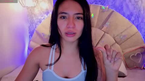 Snapshot of emmamiller__ chatting on 06/03/26, 02:33 online show from 06/03/26, 02:33