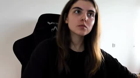 Emma online show from 09/13/25, 09:42