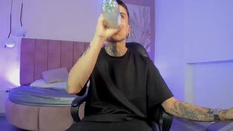   online show from 03/02/25, 02:19