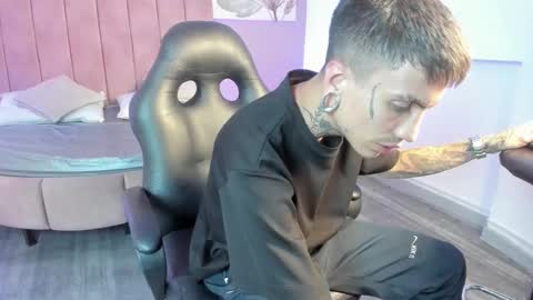   online show from 03/04/25, 01:45