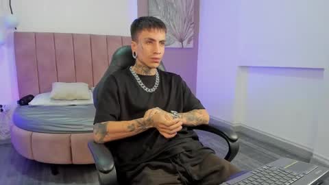   online show from 03/09/25, 04:49