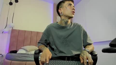   online show from 03/10/25, 03:45
