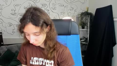 Snapshot of emmanuellbrown chatting on 10/15/25, 10:04 emmanuellbrown online show from 10/15/25, 10:04