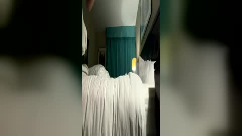 emmaraee online show from 06/15/26, 06:59