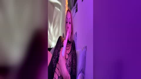 emmaraee online show from 06/21/26, 11:07
