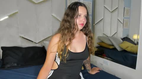 Snapshot of emmarichards_ chatting on 06/11/26, 12:43 Emma Richards online show from 06/11/26, 12:43