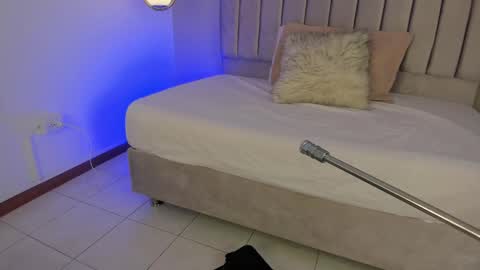 Emily online show from 10/10/25, 08:08