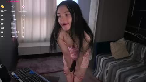 Snapshot of emmasmall chatting on 06/05/26, 06:52 Petite girl Emmy online show from 06/05/26, 06:52
