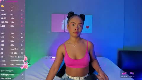 Snapshot of emmasmith06 chatting on 10/27/25, 05:28 Emma online show from 10/27/25, 05:28