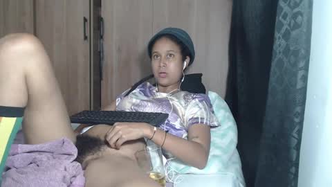 Snapshot of emmasweet95 chatting on 12/23/24, 12:35 emmasweet95 online show from 12/23/24, 12:35