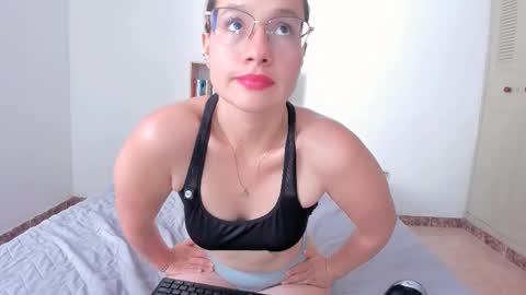 Emma Torres online show from 12/28/24, 06:18