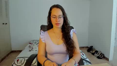 Emma Torres online show from 03/08/25, 08:25
