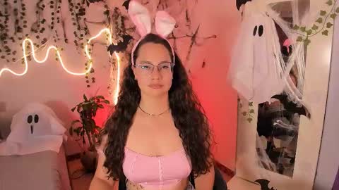Emma Torres online show from 10/28/25, 05:59