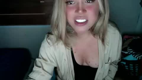 YourDreamGirl Emma  online show from 12/03/25, 01:42