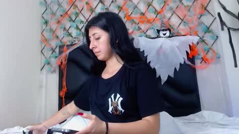 Snapshot of emmawillliams chatting on 11/01/25, 11:18 Emma online show from 11/01/25, 11:18