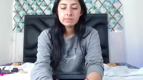 Snapshot of emmawillliams chatting on 11/09/25, 06:17 Emma online show from 11/09/25, 06:17