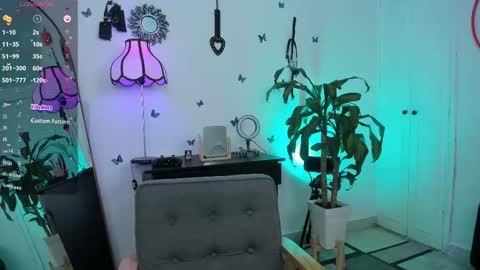 Snapshot of emmax_x chatting on 09/21/25, 11:39 EMMA online show from 09/21/25, 11:39