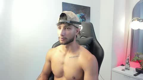 Emmet online show from 09/25/25, 02:21