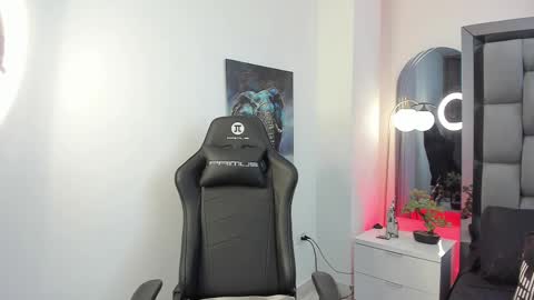 Emmet online show from 09/27/25, 03:06