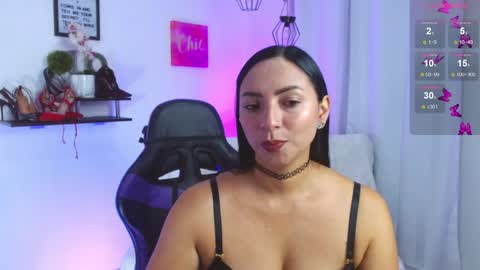 Emmi Cam online show from 05/20/26, 01:17